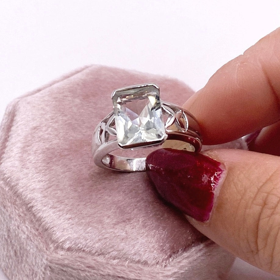 Vintage Green Amethyst and Sterling Silver Ring Size 5.5” and 3.19 grms