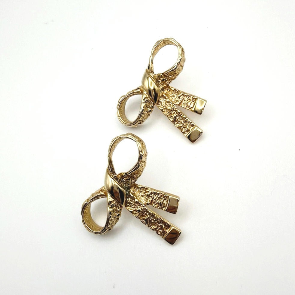 Vintage Golden Tone Bow Coquette Style Earrings 1x1 inches