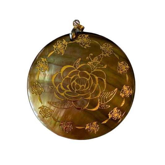 Vintage Pendant Shell and 18k GF