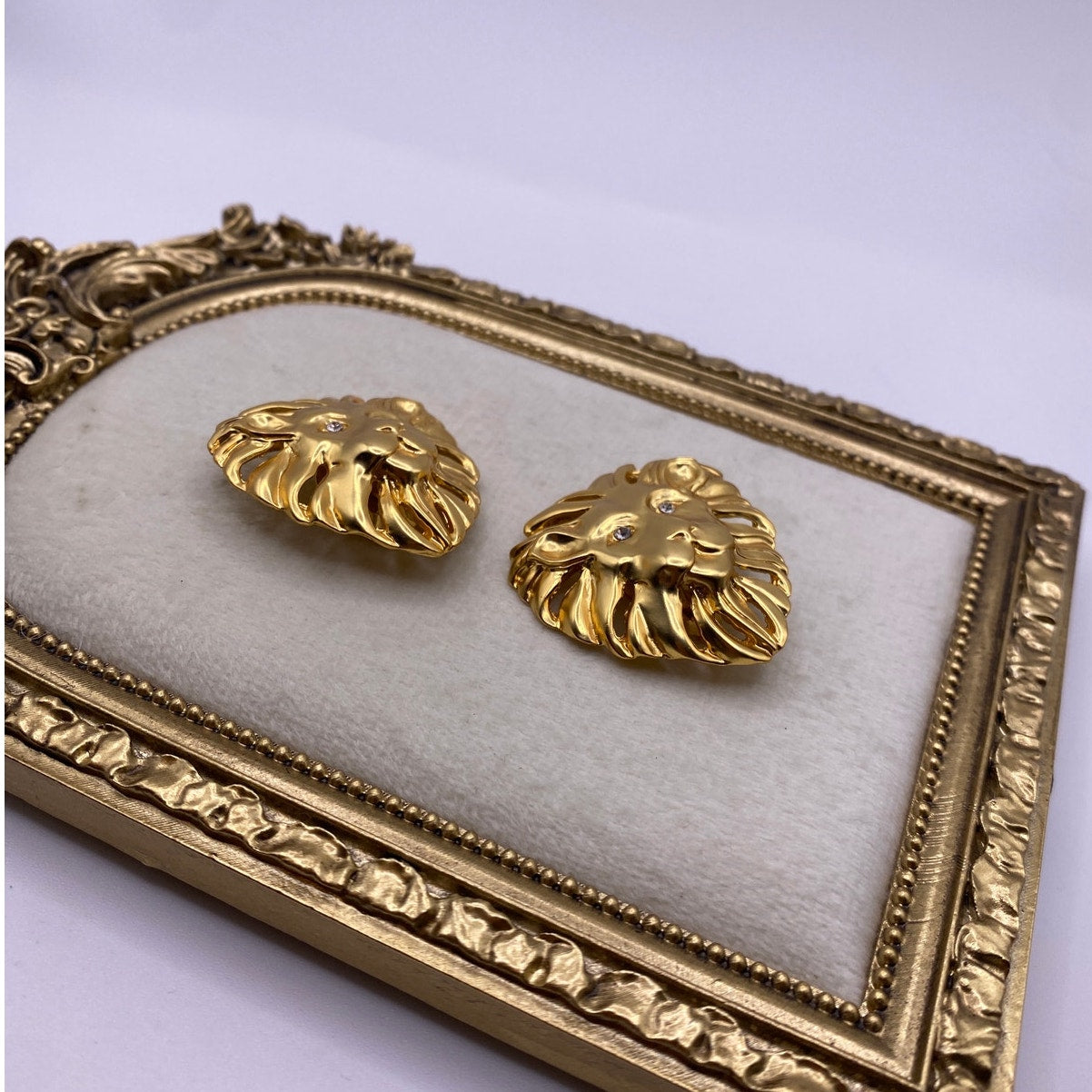 Vintage Clip On Earrings Lion Head Gold Tone Retro Design