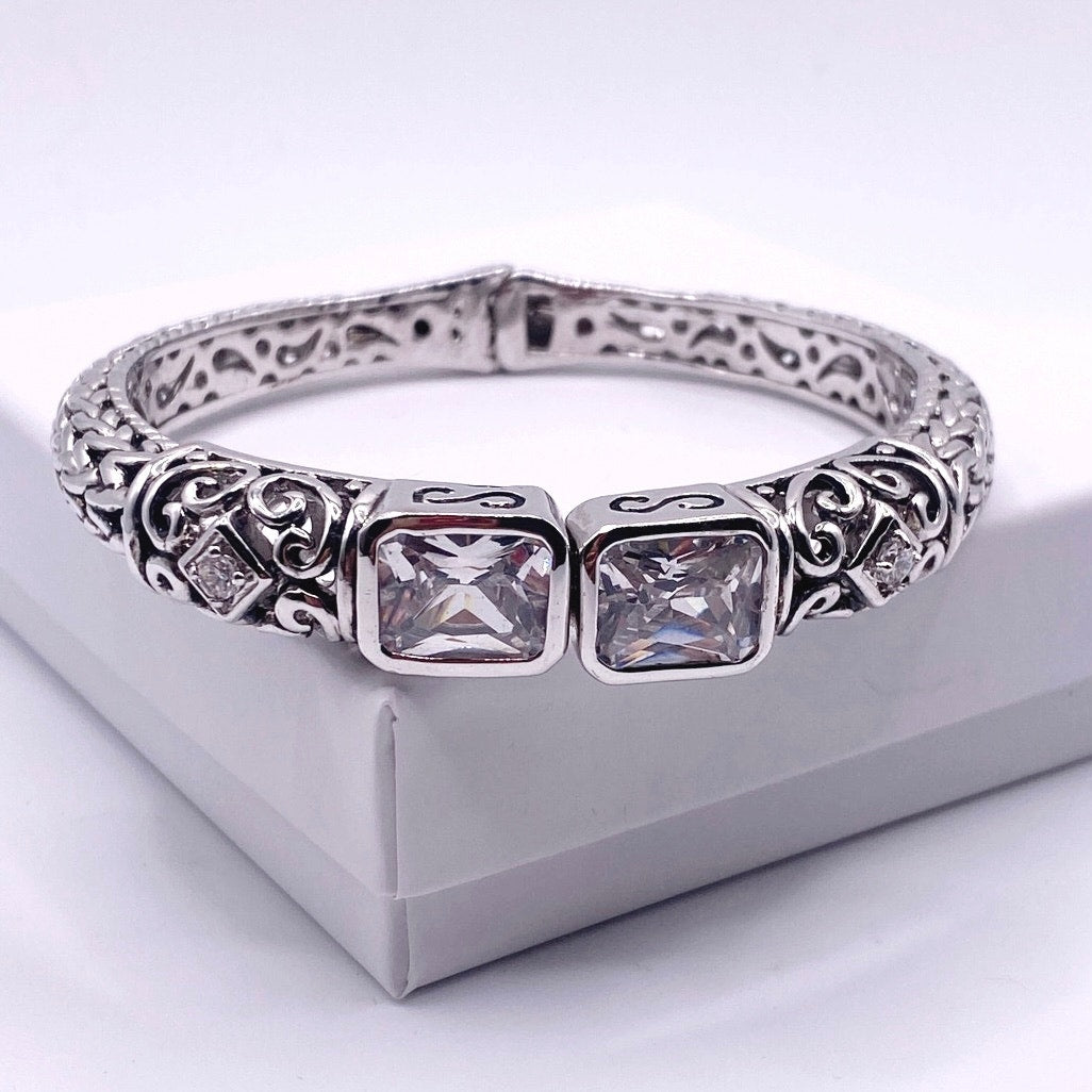 Beautiful Silver Plated Cuff Floral Decoration Sparkly CZ