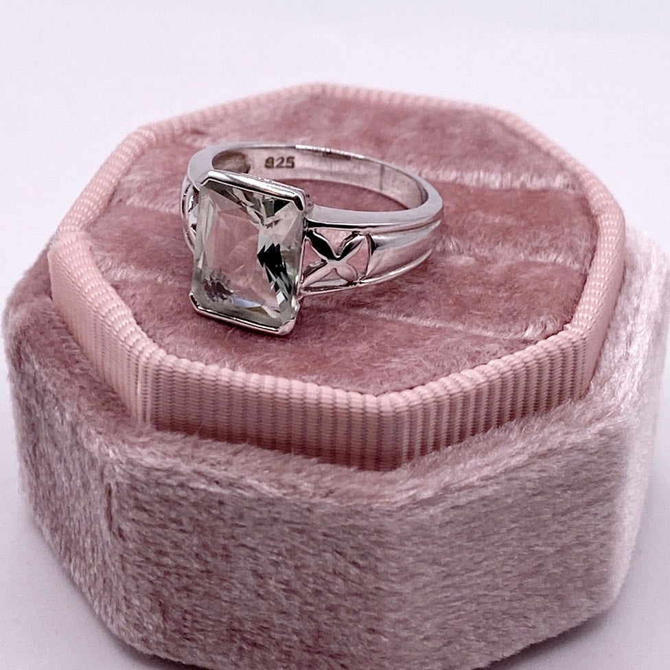 Vintage Green Amethyst and Sterling Silver Ring Size 5.5” and 3.19 grms