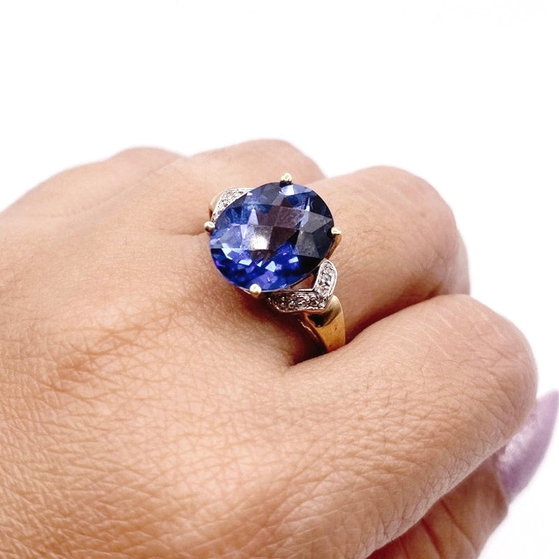 10k Gold With Topaz and Diamonds vintage Ring 7”