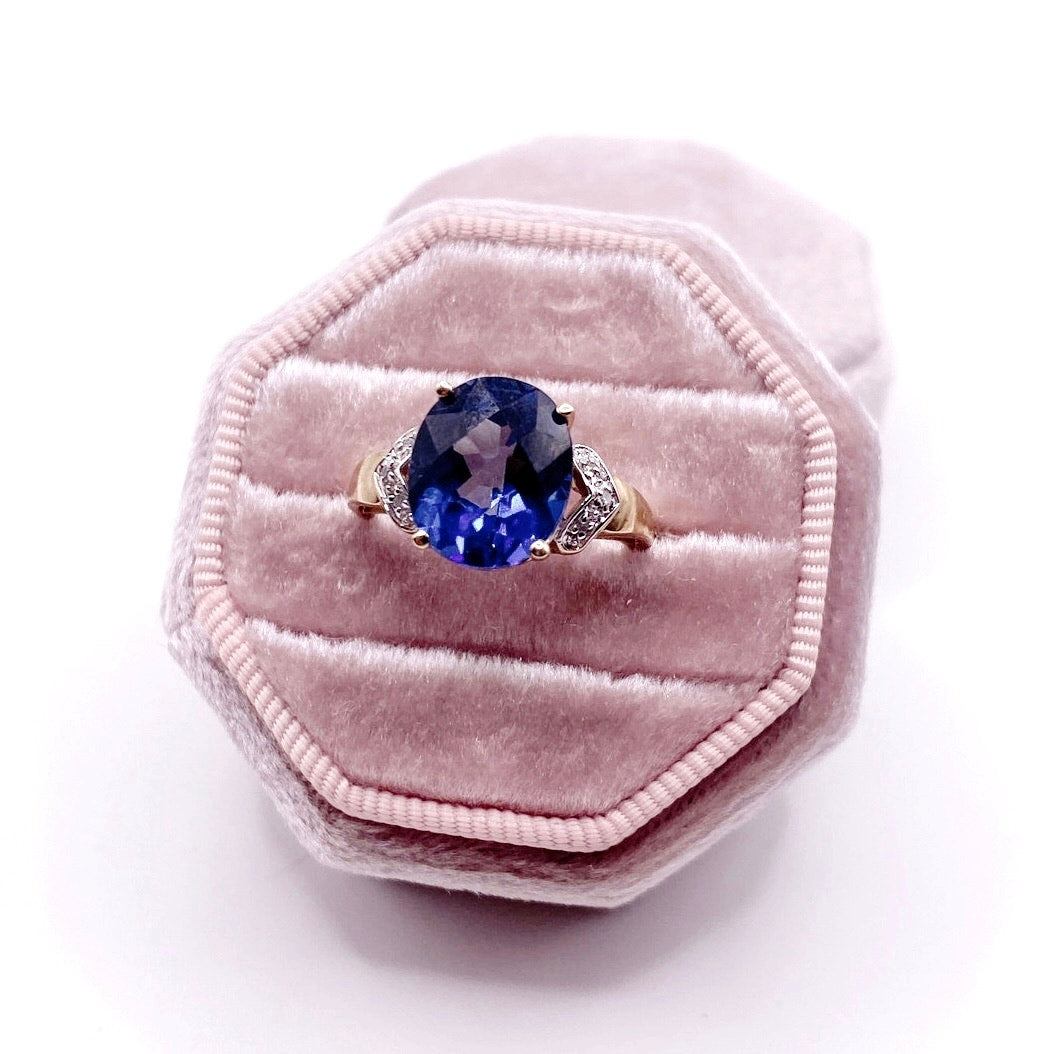 10k Gold With Topaz and Diamonds vintage Ring 7”