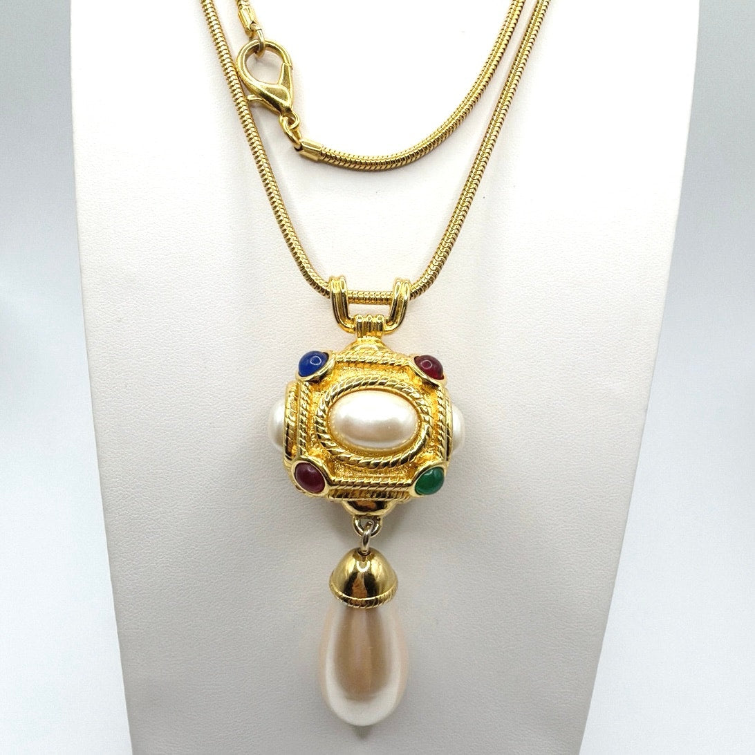 Vintage Unsigned Trifari Necklace Jewels of India Design 30” Long