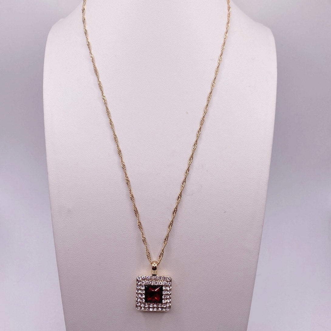 Vntg Monet Twisted Chain Necklace With Red and White Rhinestones 18” Adjustable