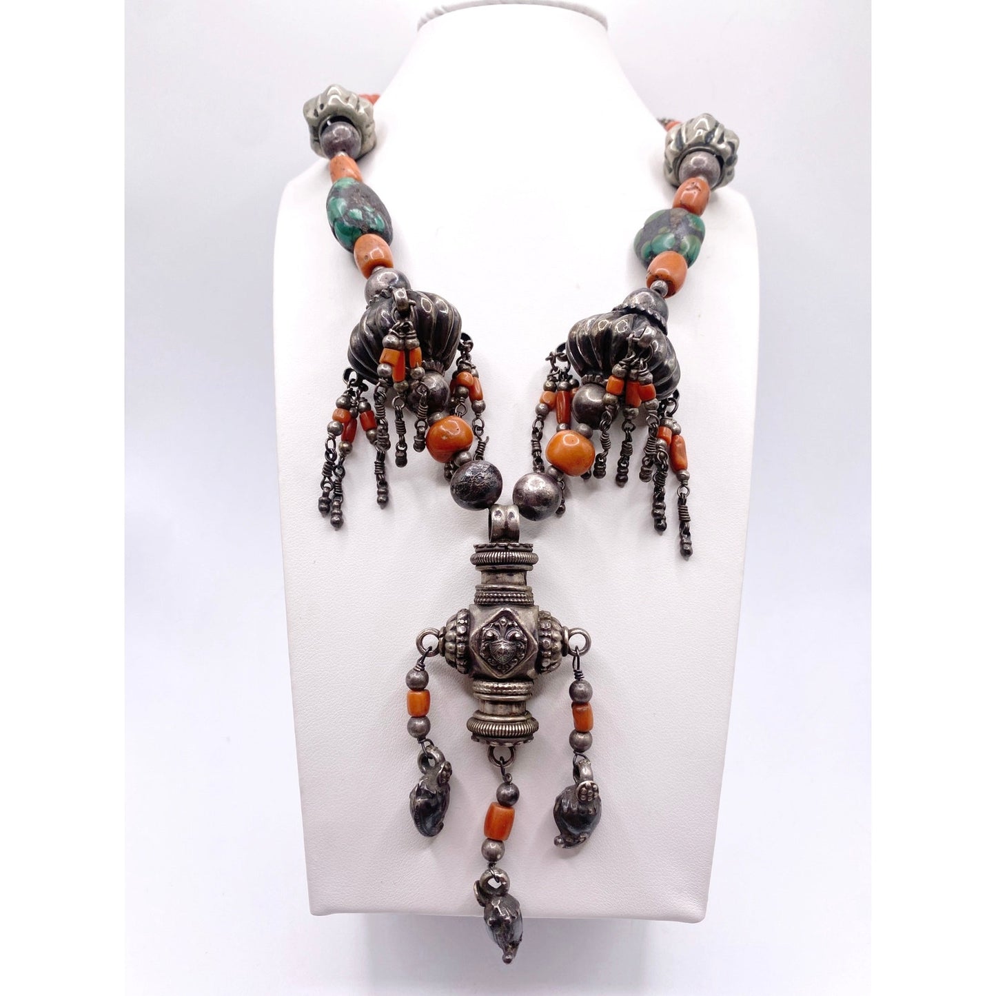 Antique Yemeni Silver Tone Filigree And Coral Beads Necklace Rare Piece