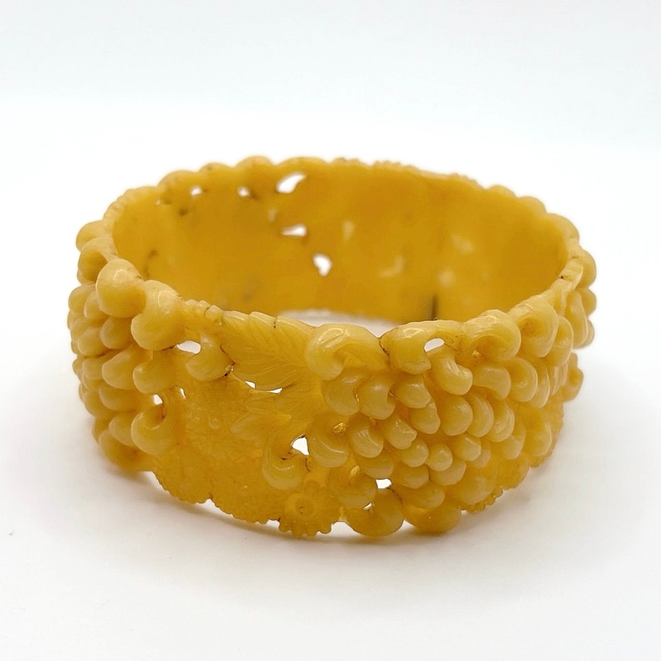 Antique Celuloide Early Plastic Carved Bangle Bracelet 7"