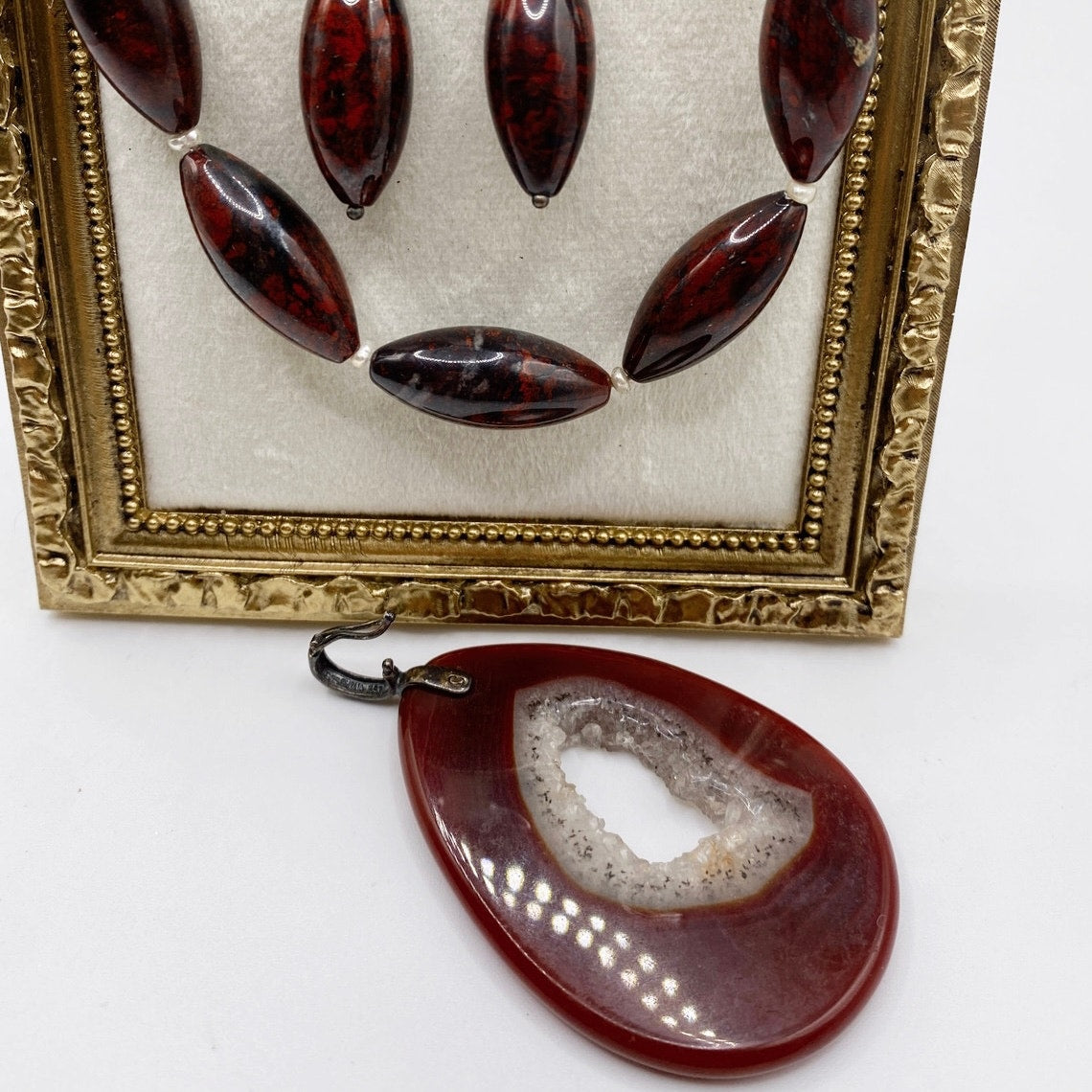 Vntg GSJ Red Agate Stones and Carnelian Clip Pendant Necklace and Earrings Set