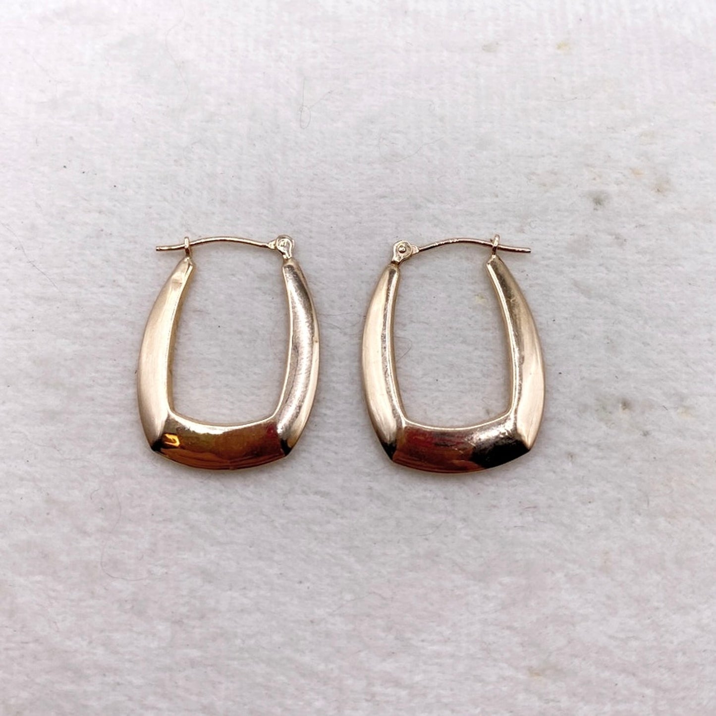 14k Vintage Square Hoops 2.1cm Long