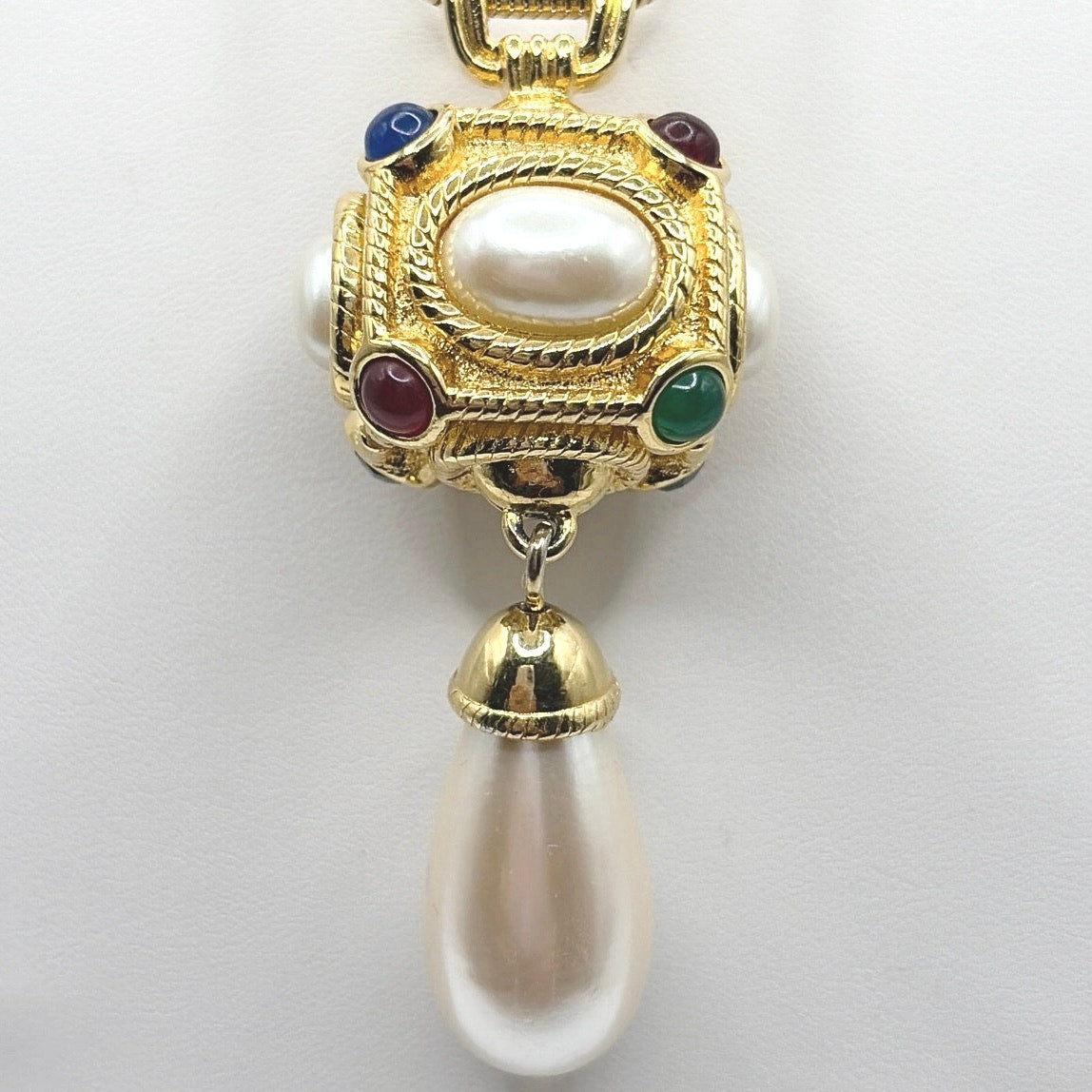 Vintage Unsigned Trifari Necklace Jewels of India Design 30” Long