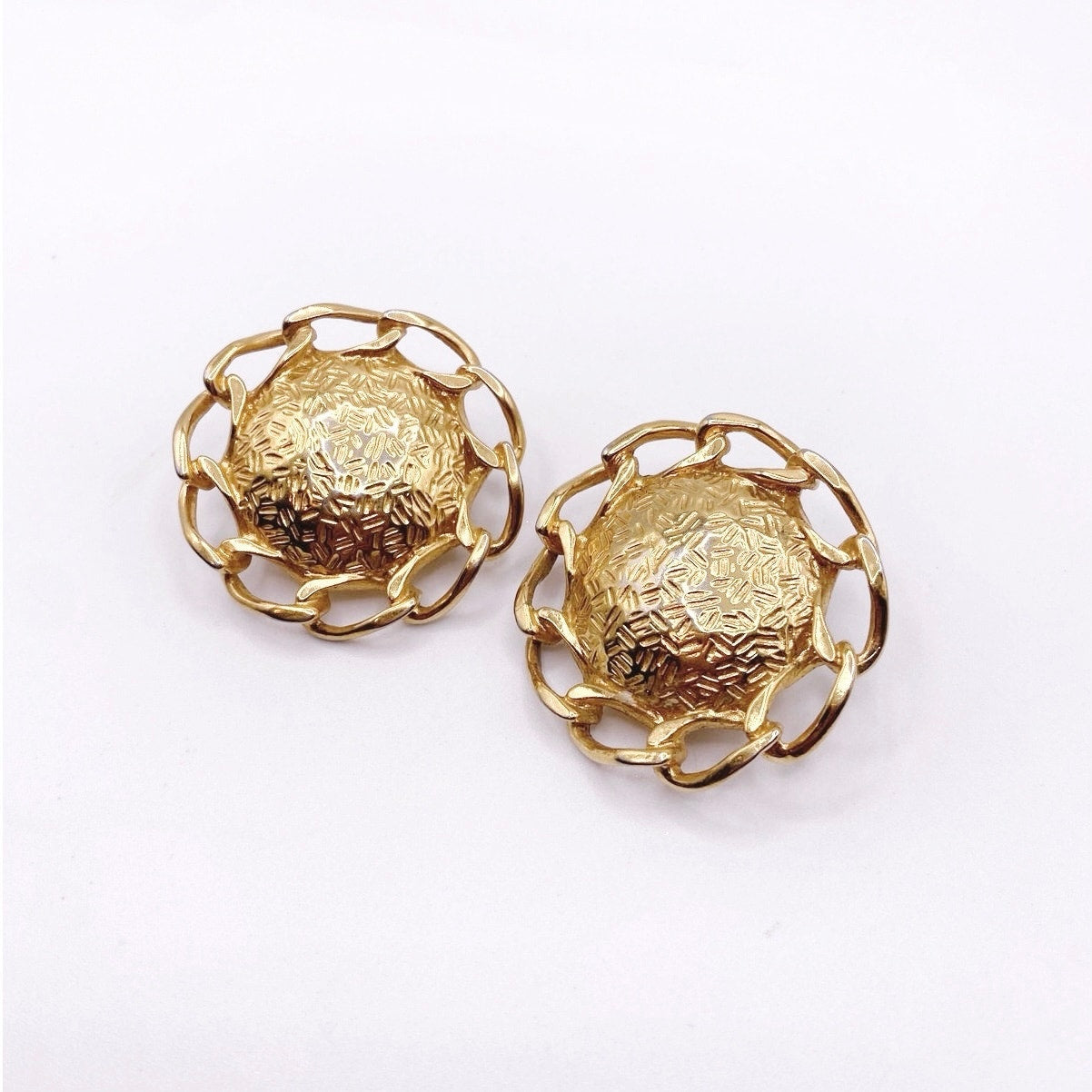 Vintage Clip On Retro Earrings Texture Dome On Chain Links 1.5”