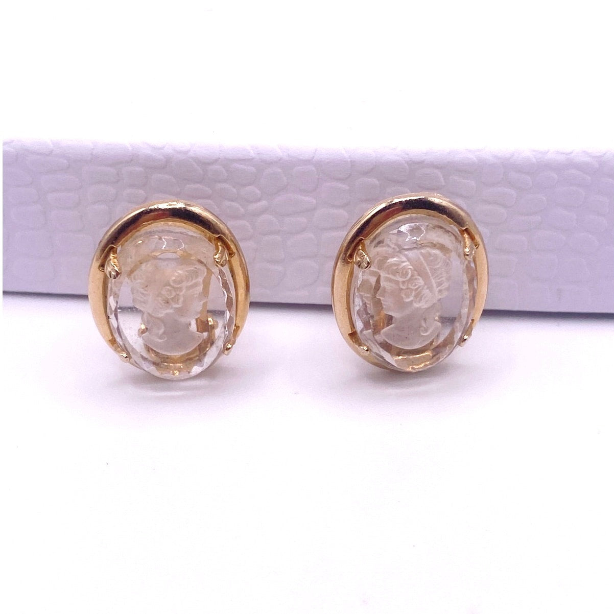 Warner Vintage Clip On Earrings Glass Intaglio Reverse Cameo
