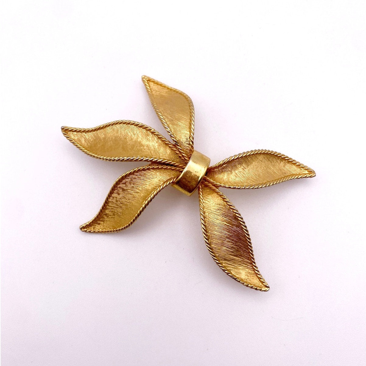 Charel Gold Tone Bow Vintage Large Brooch