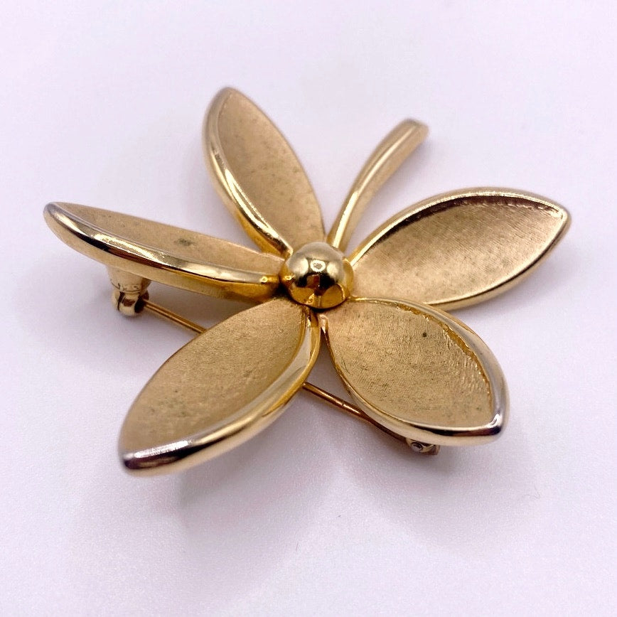 Vintage Trifari Flower Brooch Gold Tone