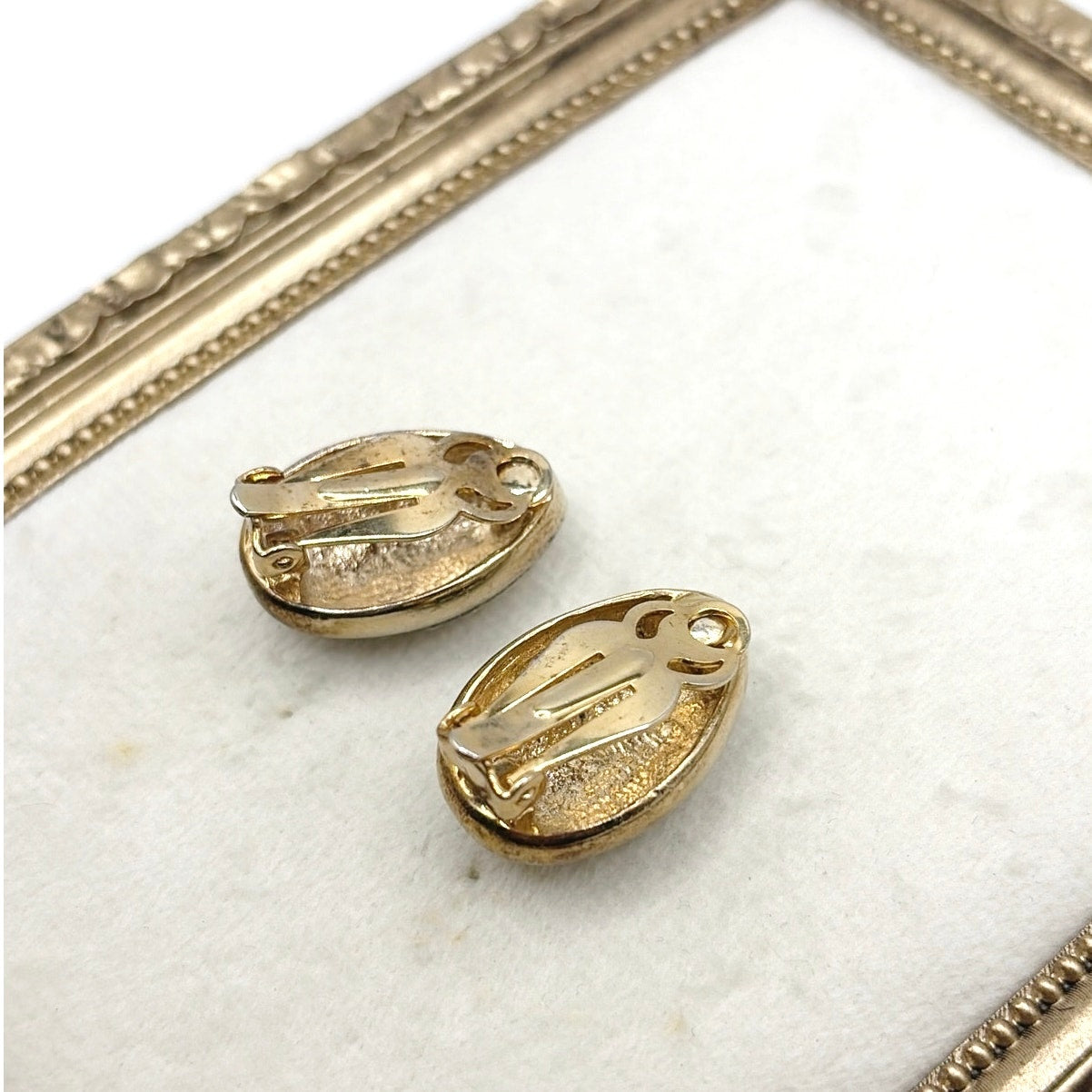 Vintage Clip On Full Rhinestones Earrings On Gold Tone