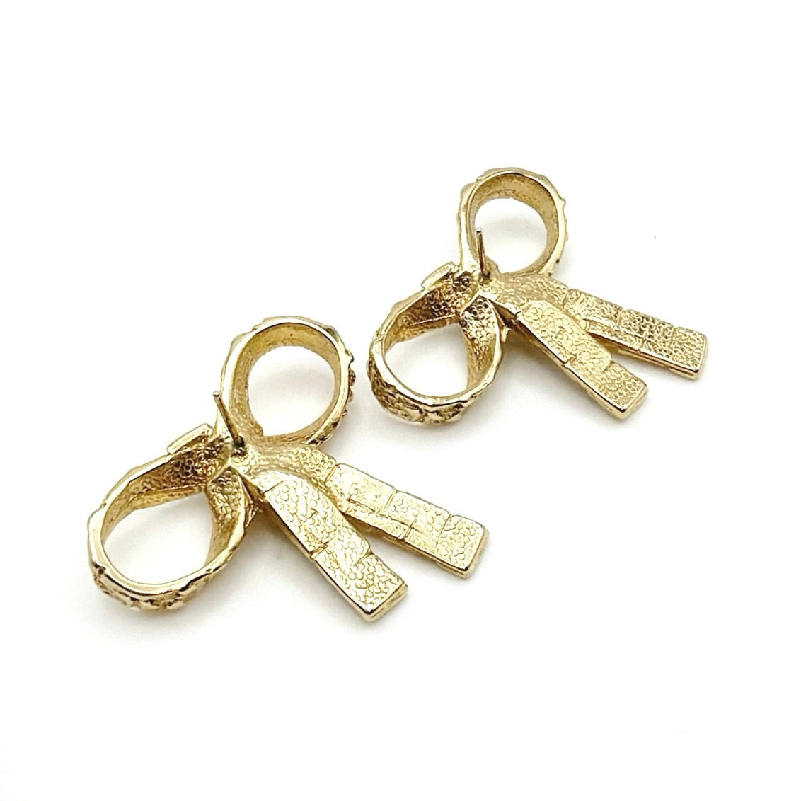 Vintage Golden Tone Bow Coquette Style Earrings 1x1 inches