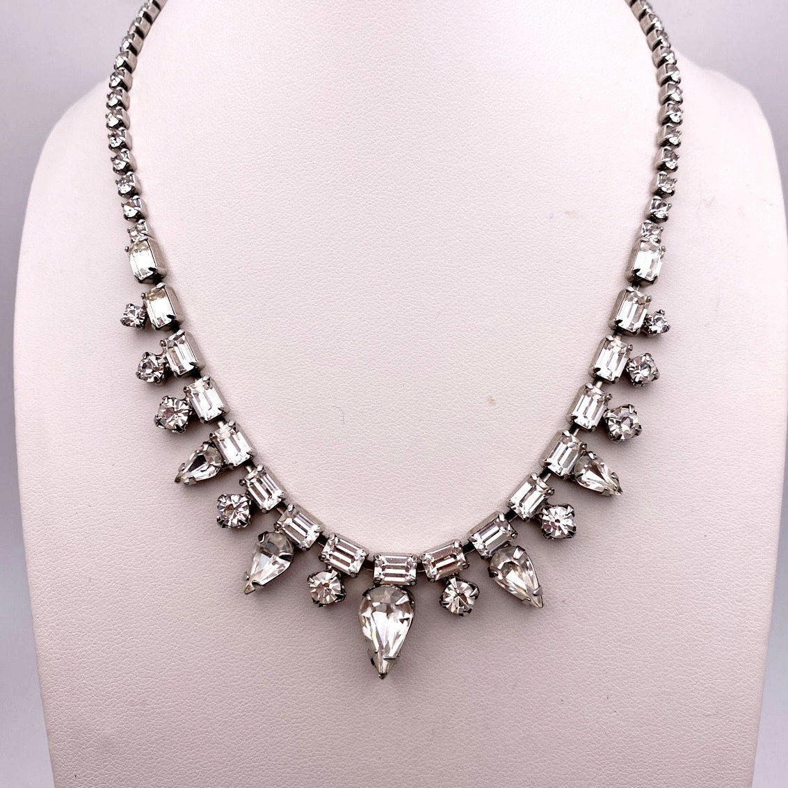 Weiss Signed Vintage Silver Tone Necklace with Rhinestones 15”
