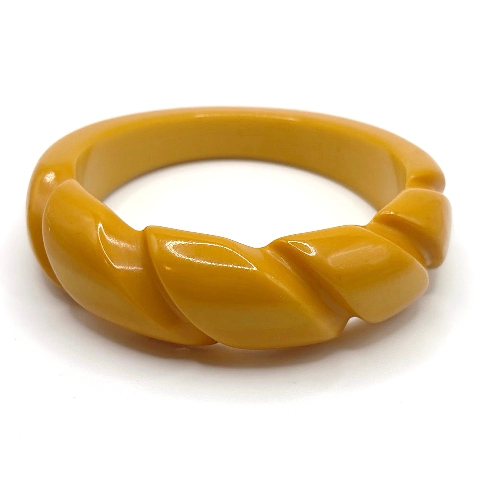 Vintage Mustard Bakelite Carved Bangle Bracelet 7"