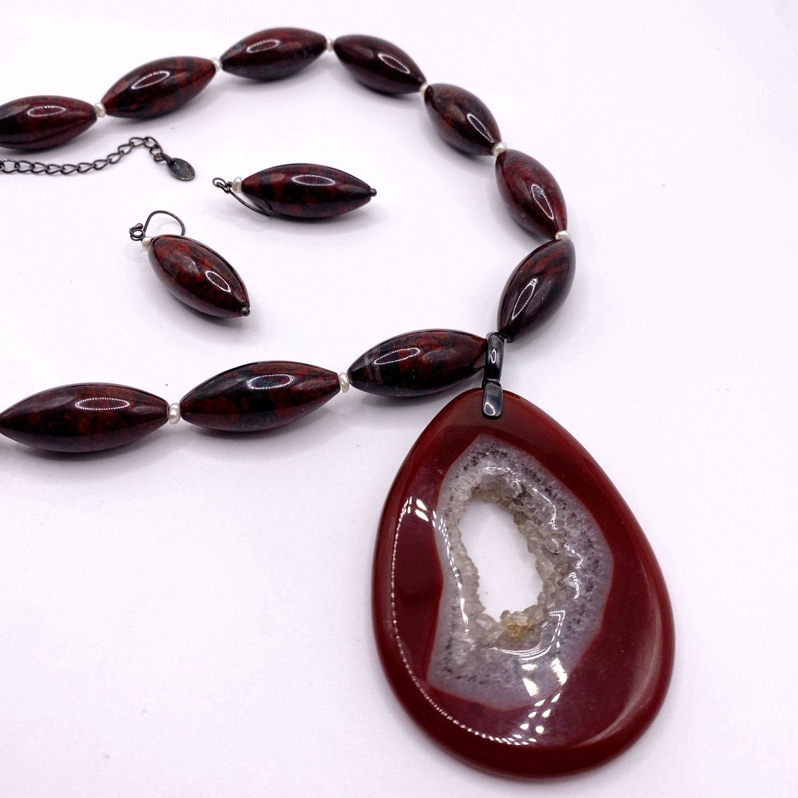Vntg GSJ Red Agate Stones and Carnelian Clip Pendant Necklace and Earrings Set