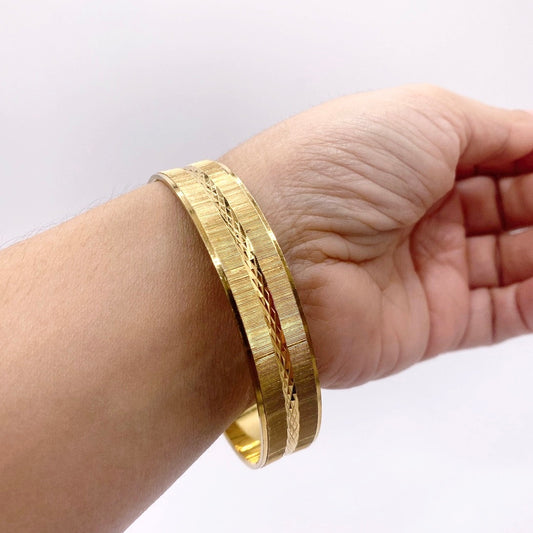 Vintage Trifari Diamond Cut Design Bangle Bracelet 7”