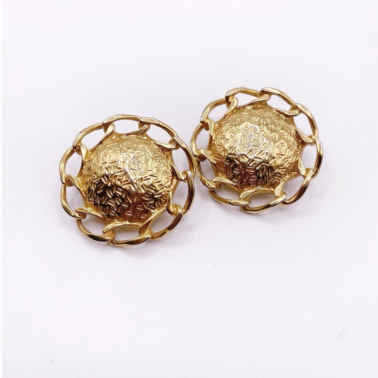 Vintage Clip On Retro Earrings Texture Dome On Chain Links 1.5”