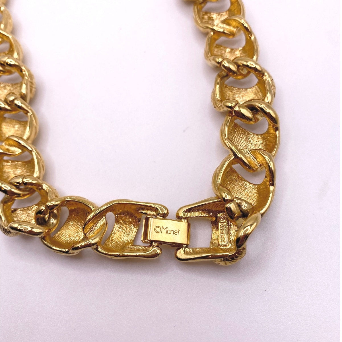 Monet Signed Vintage Chunky Links Short Necklace 16”