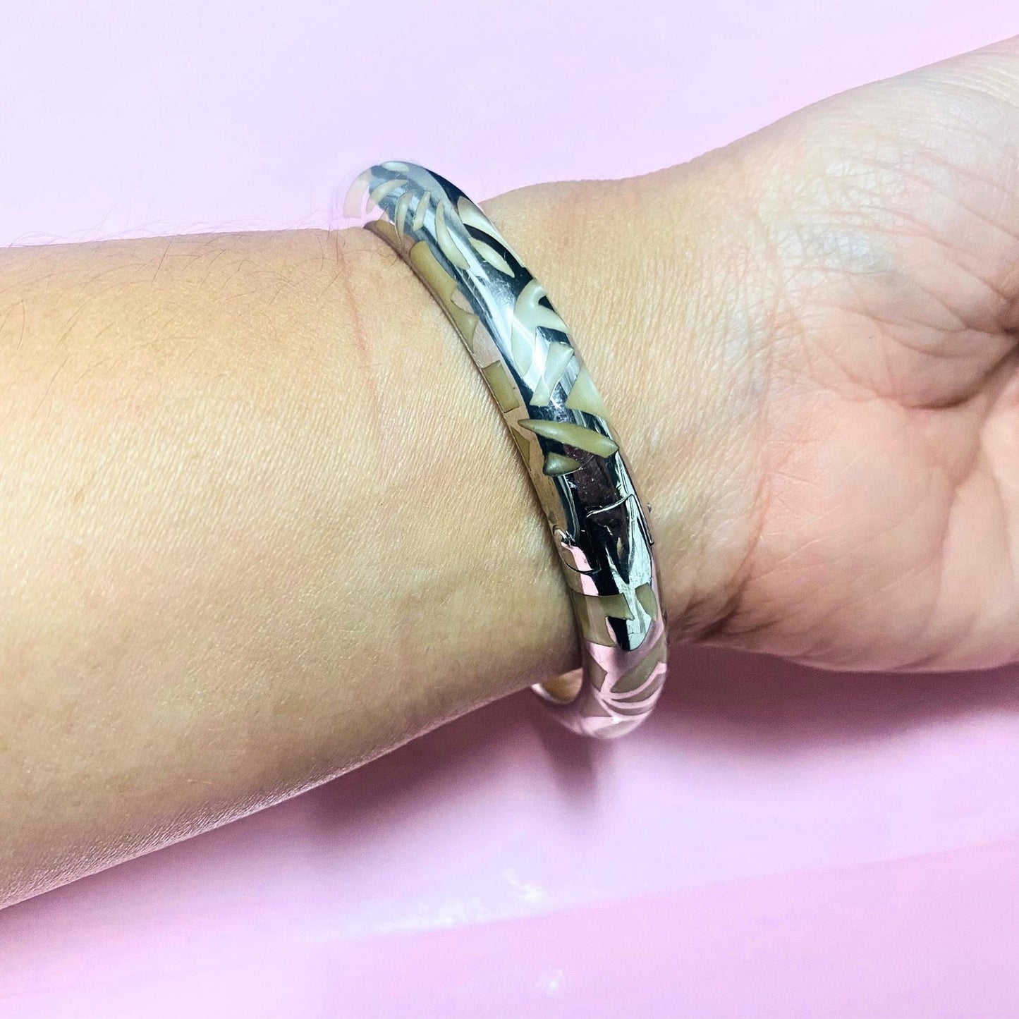 ATI Anika Witt Of Bali St Silver Bracelet with Moon Glow Resin