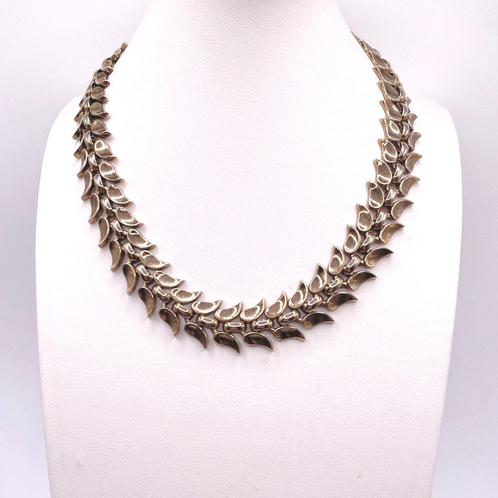Trifari Vintage Gold Tone Collar Necklace 14”