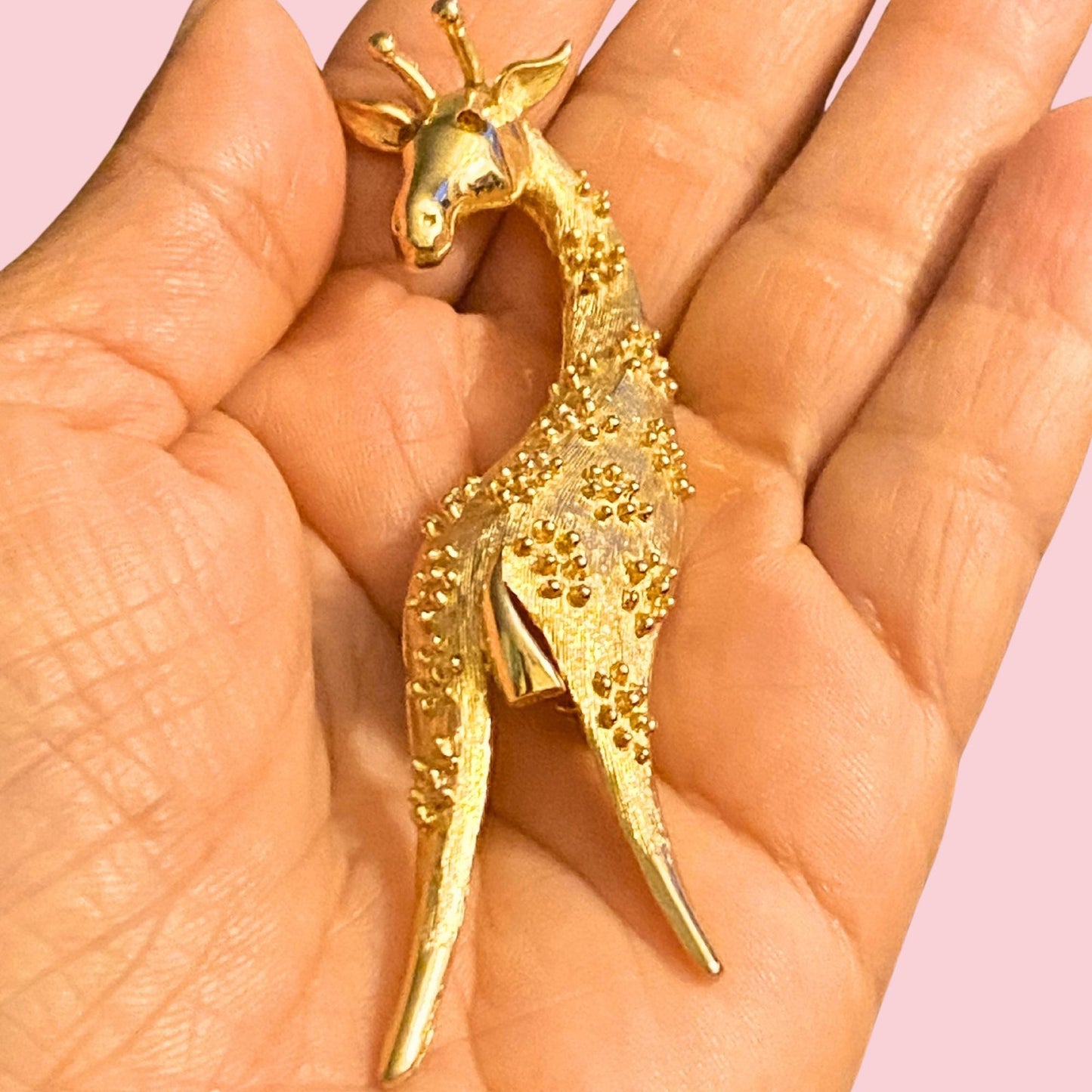 Lind Gal Vintage Giraffe Brooch