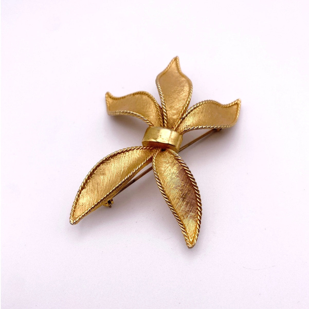 Charel Gold Tone Bow Vintage Large Brooch