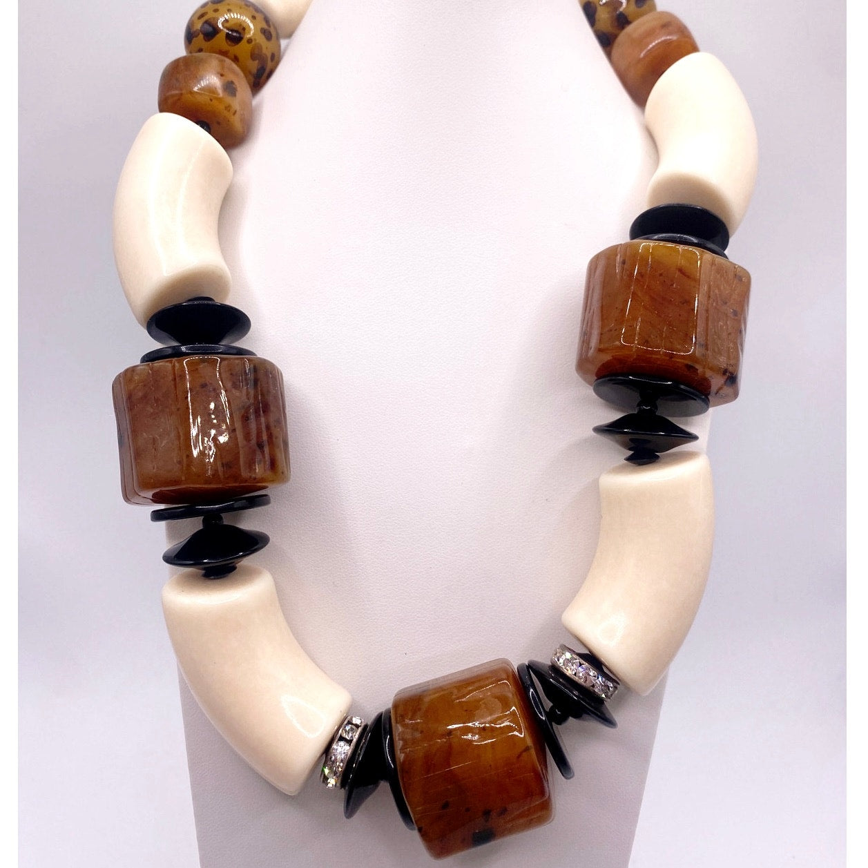 VNTG Chunky Carnelian Amber and Vegetable Ivory Necklace 16”
