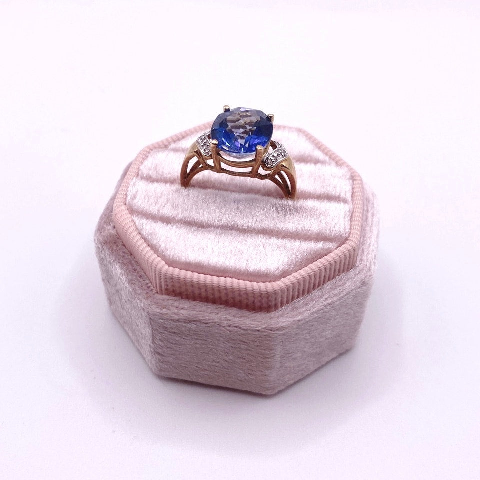 10k Gold With Topaz and Diamonds vintage Ring 7”