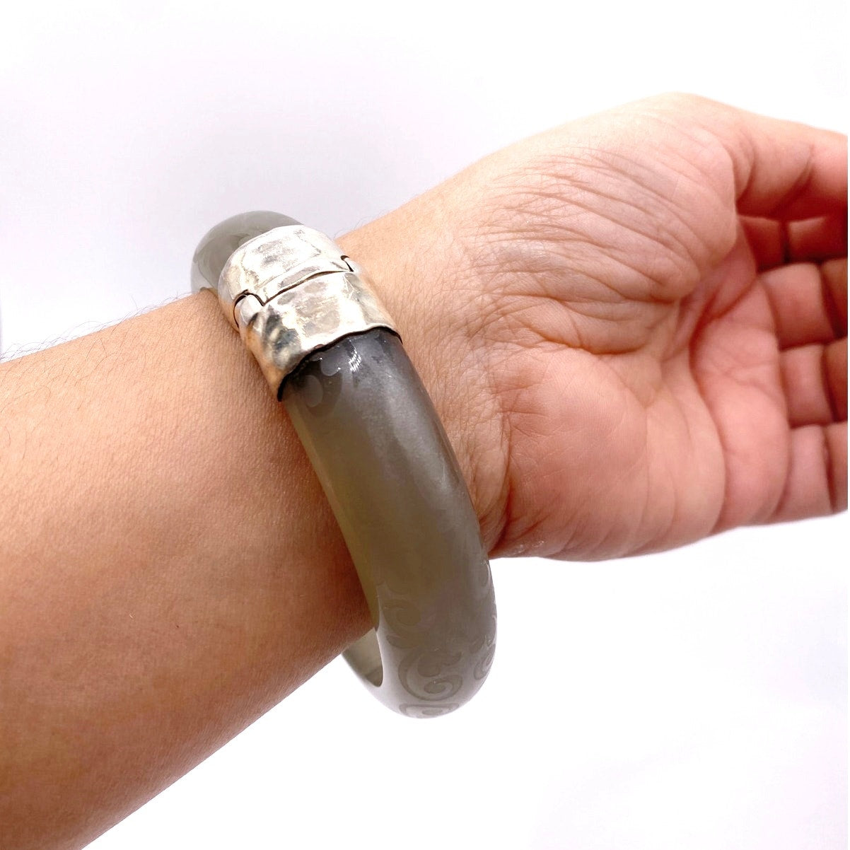 Silpada Sterling Silver Gray Resin Engraved Bangle Bracelet