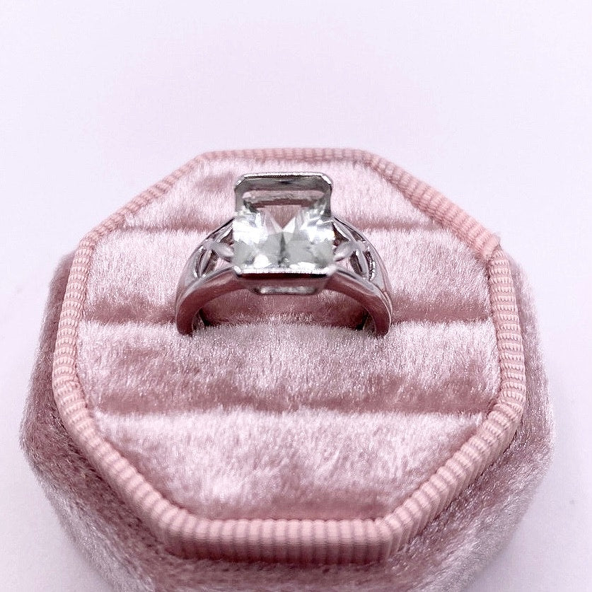 Vintage Green Amethyst and Sterling Silver Ring Size 5.5” and 3.19 grms
