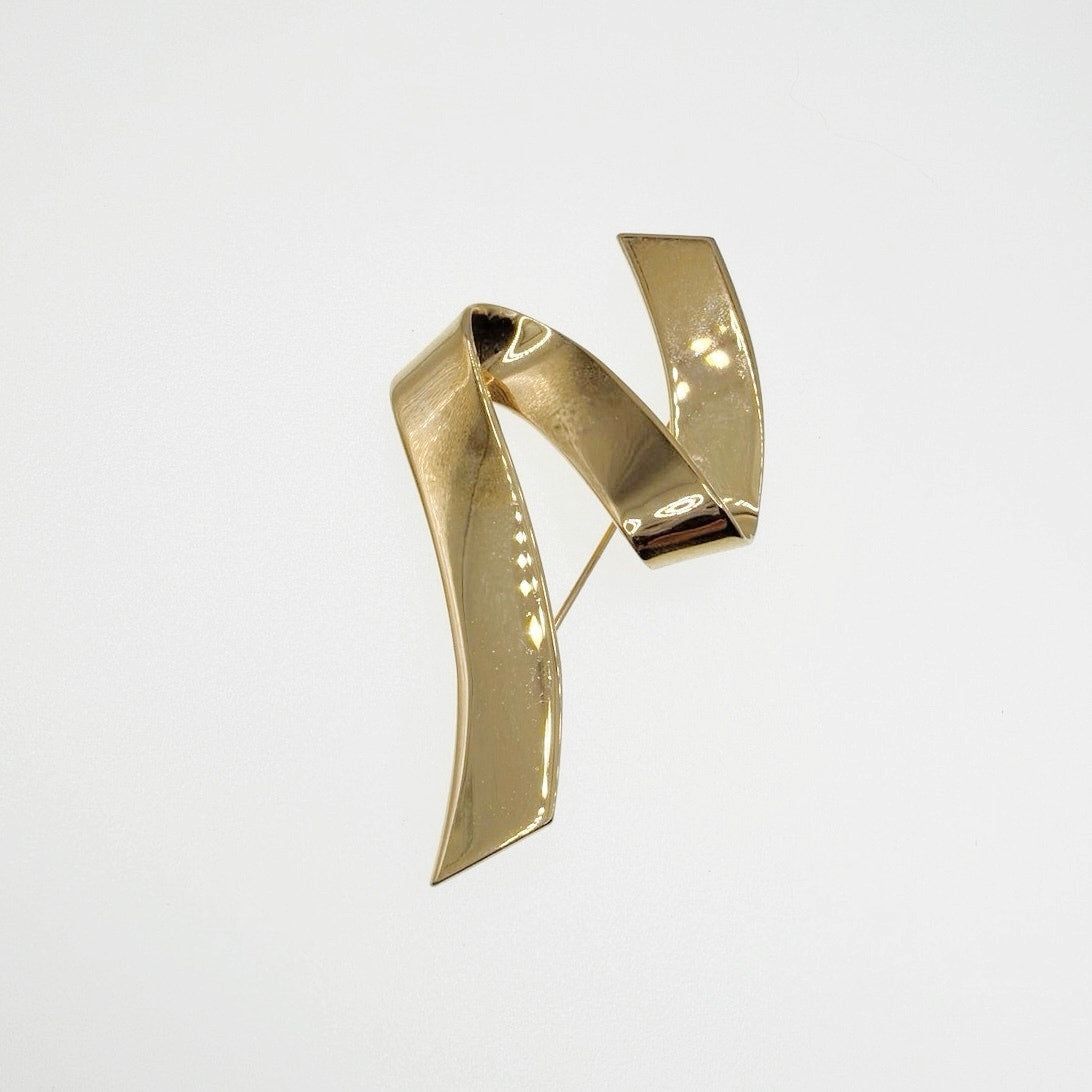 Monet Ribbon Gold Tone Brooch 2.5”