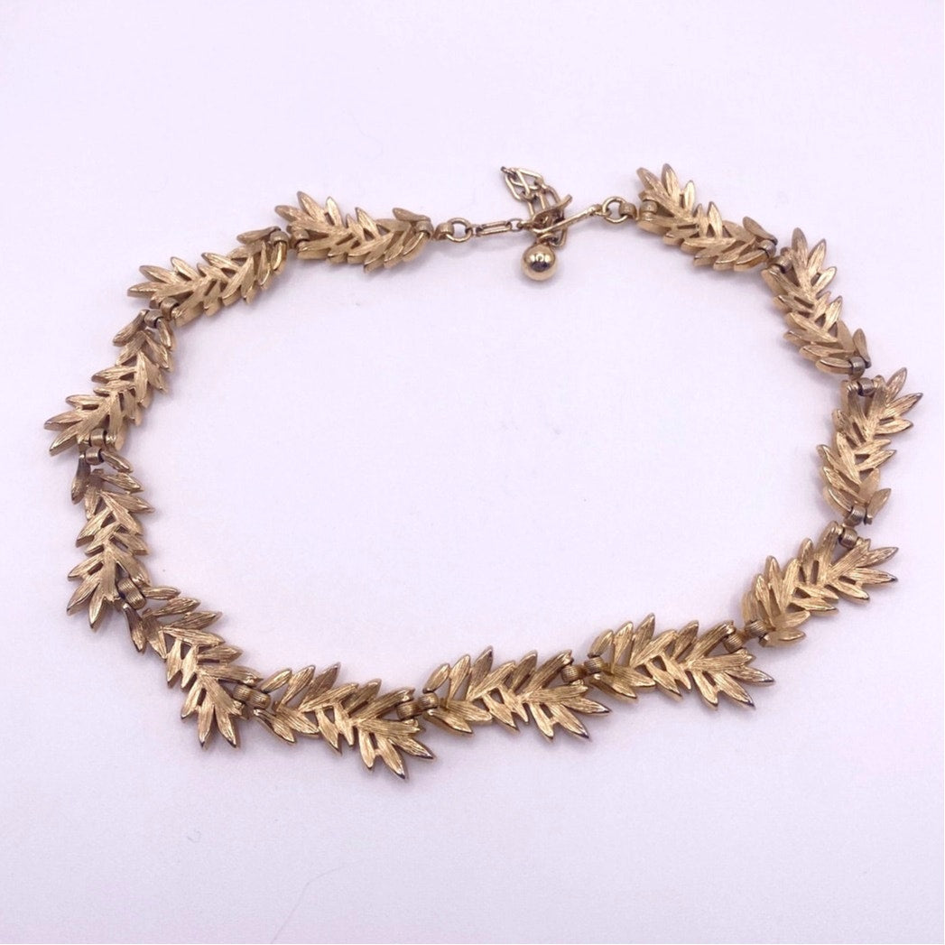 Trifari Gold Tone Leaves Necklace Set Bracelet And Clip On Earrings