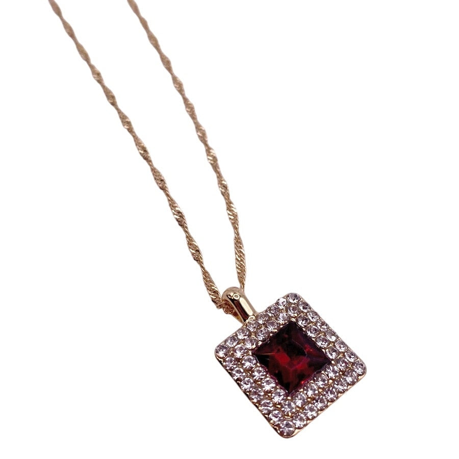 Vntg Monet Twisted Chain Necklace With Red and White Rhinestones 18” Adjustable