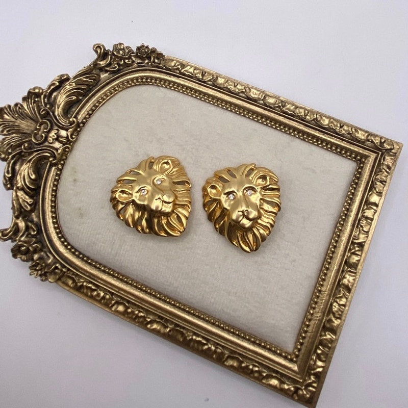 Vintage Clip On Earrings Lion Head Gold Tone Retro Design