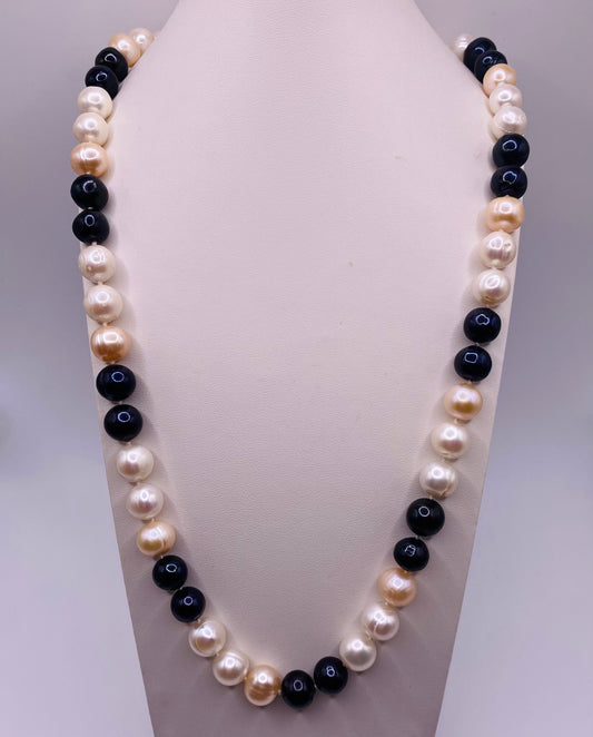 FreshWater Black and White Pearls  Knotted Necklace