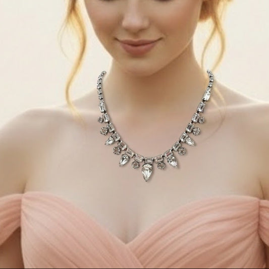 Weiss Signed Vintage Silver Tone Necklace with Rhinestones 15”