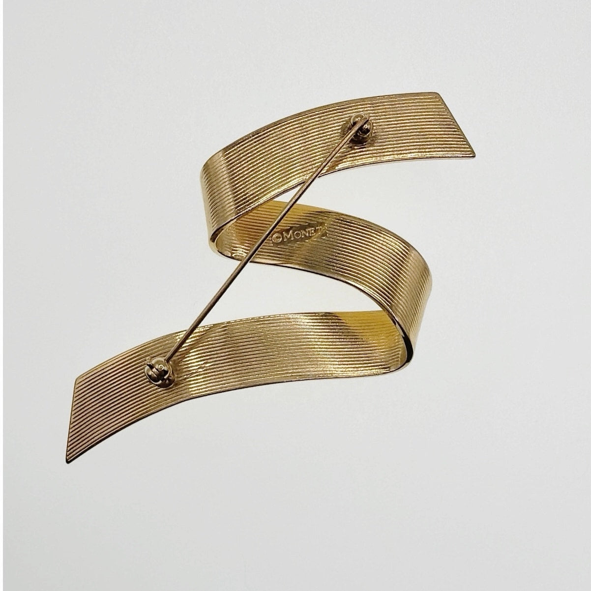 Monet Ribbon Gold Tone Brooch 2.5”