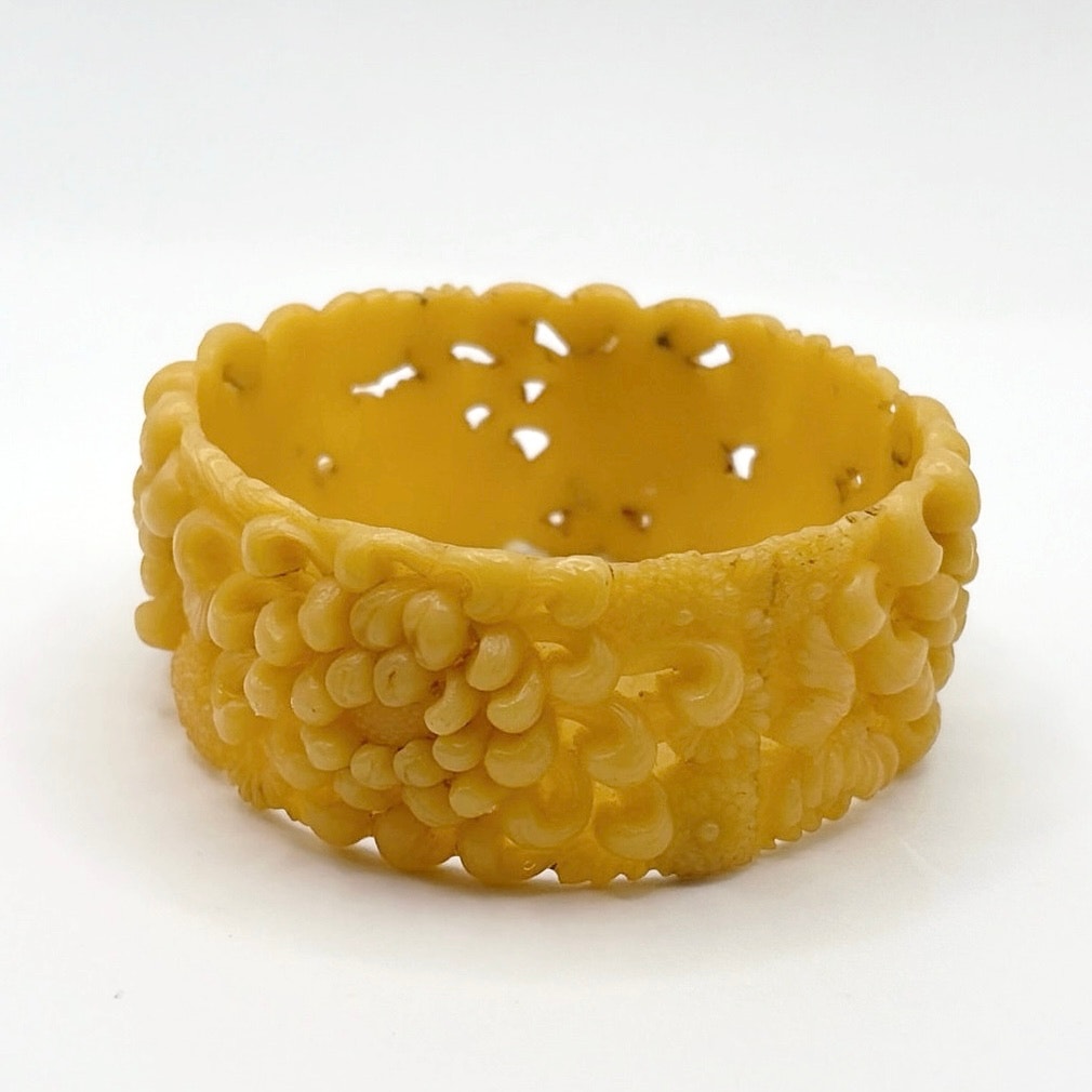 Antique Celuloide Early Plastic Carved Bangle Bracelet 7"