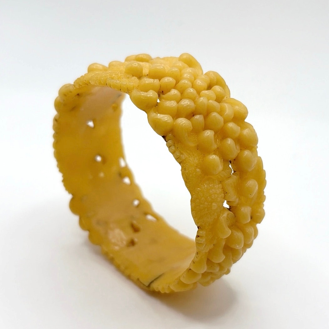 Antique Celuloide Early Plastic Carved Bangle Bracelet 7"
