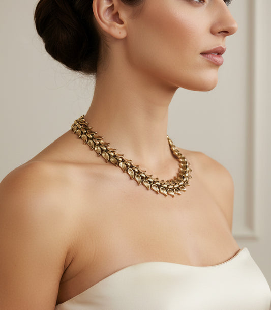 Trifari Vintage Leaves Design Gold Tone Collar Necklace 14”