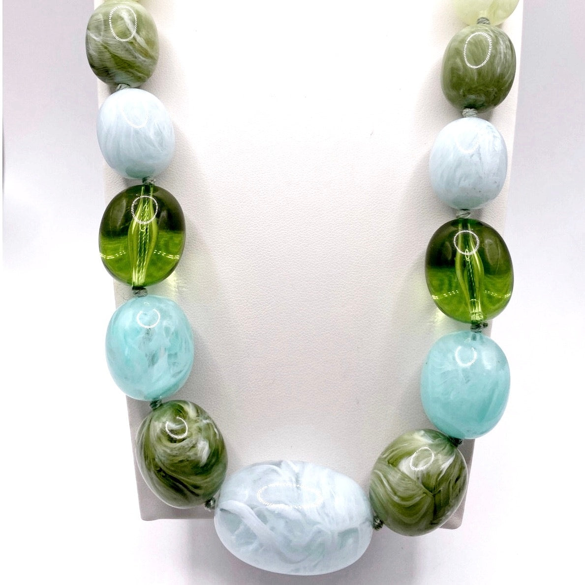 Joan Rivers Green Tones Lucite Chunky Necklace 26” Glows On Dark Light