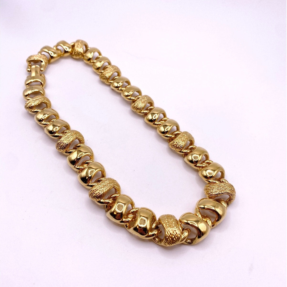 Monet Signed Vintage Chunky Links Short Necklace 16”