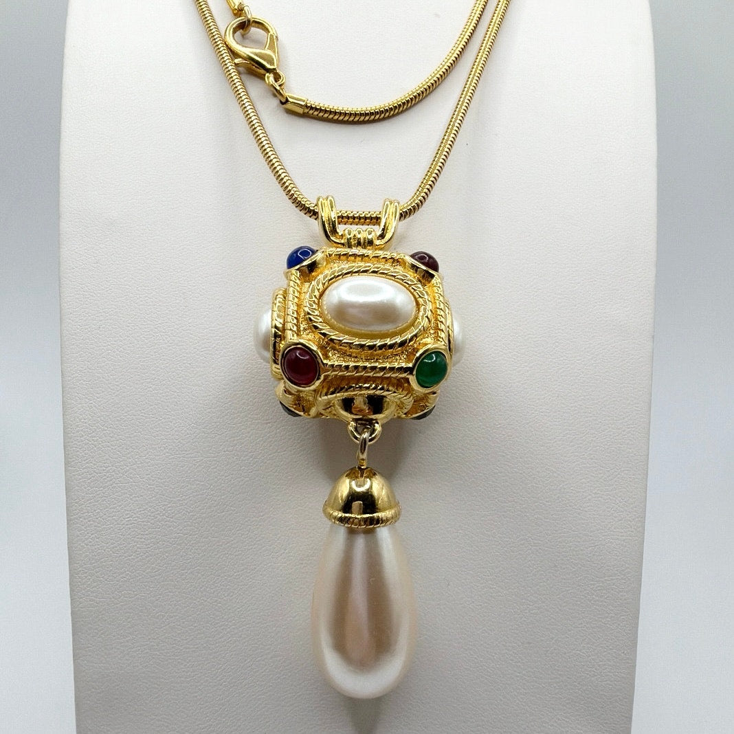 Vintage Unsigned Trifari Necklace Jewels of India Design 30” Long