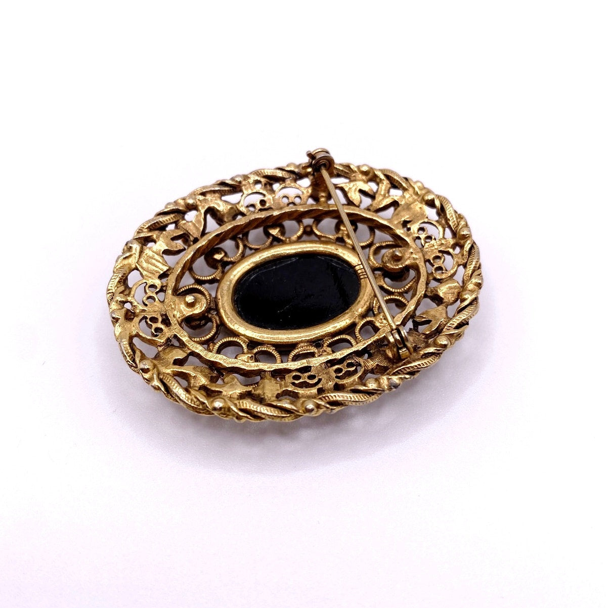 Vintage Large Brooch With Obsidian Stone  Floral  Design Gold Tone Filigree