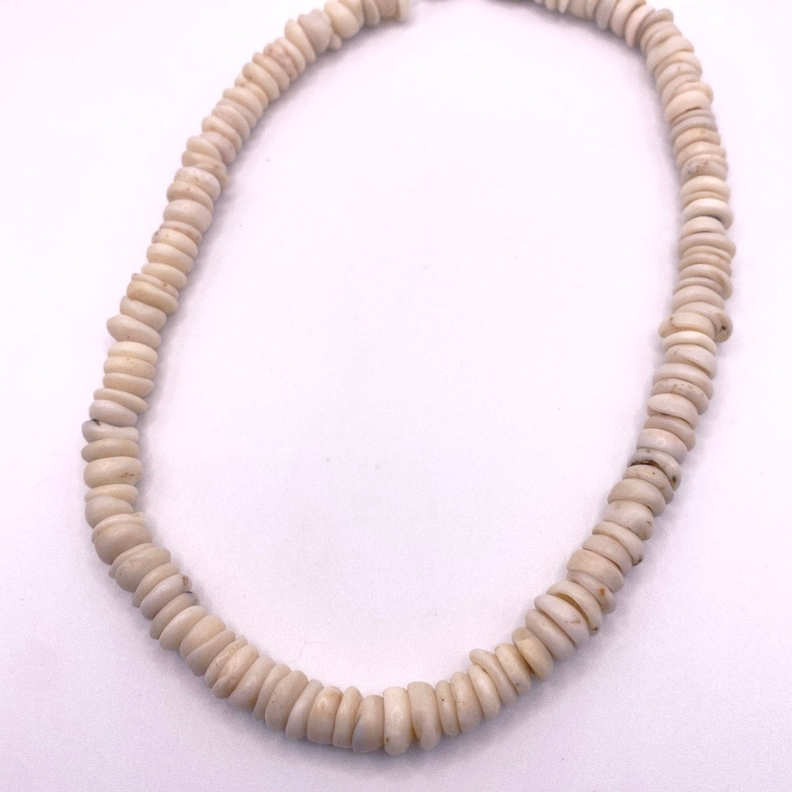 Vintage Puka Hawaiian Shell Necklace Choker 16” and 64.44 grams